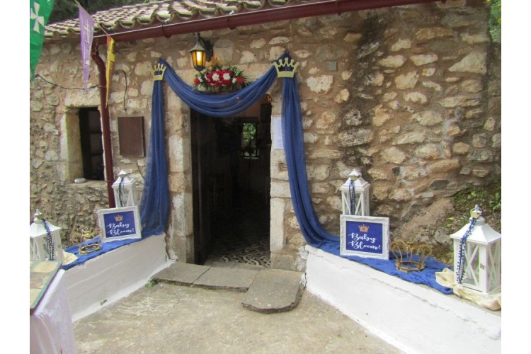 Η "Βασιλική" βάπτιση του μικρού πρίγκιπα Βασίλη στο κέντρο "Ξενία" στο Μυστρά.