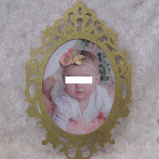 Ξύλινη χρυσή κορνίζα βάπτισης με φωτογραφία