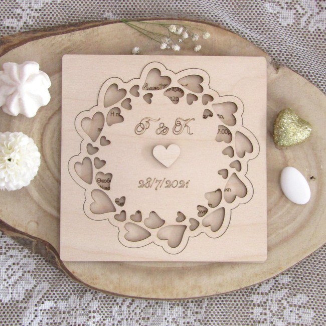 Ξύλινο προσκλητήριο γάμου τύπου πάζλ  καρδούλες