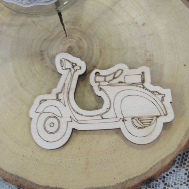 Ξύλινο διακοσμητικό με θέμα "Βέσπα" για μπομπονιέρα βάπτισης