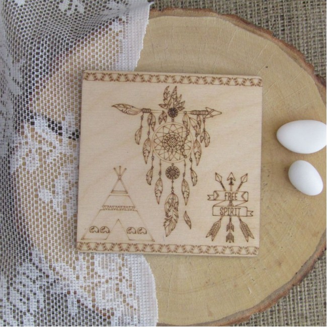Μπομπονιέρα βάπτισης ξύλινο σουβέρ με θέμα boho indian