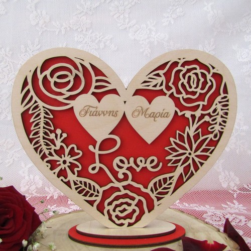 Ξύλινο στάντ καρδιά "Love" με ονόματα στις καρδούλες